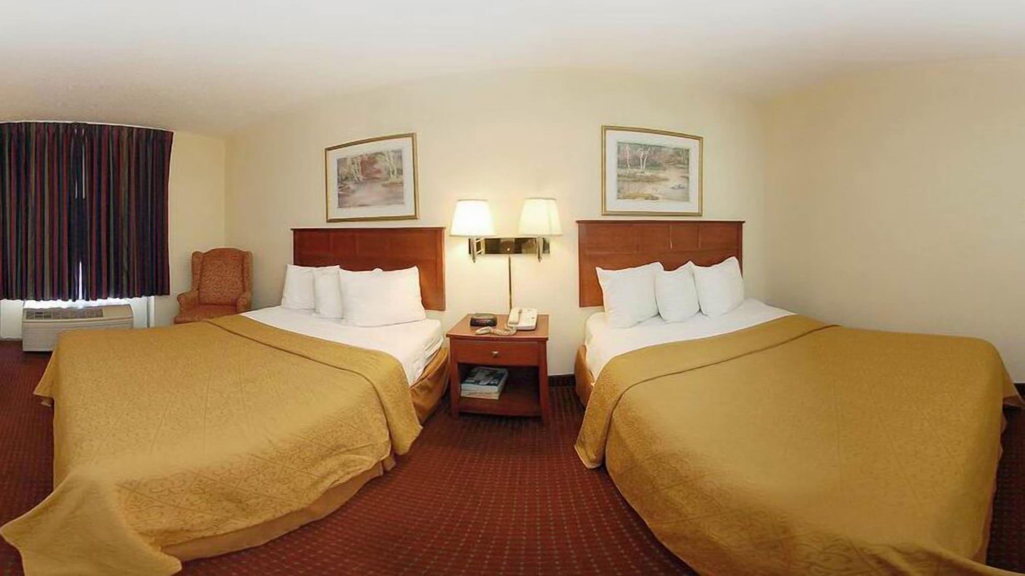 Hotel Baymont By Wyndham Indianapolis East Exterior foto