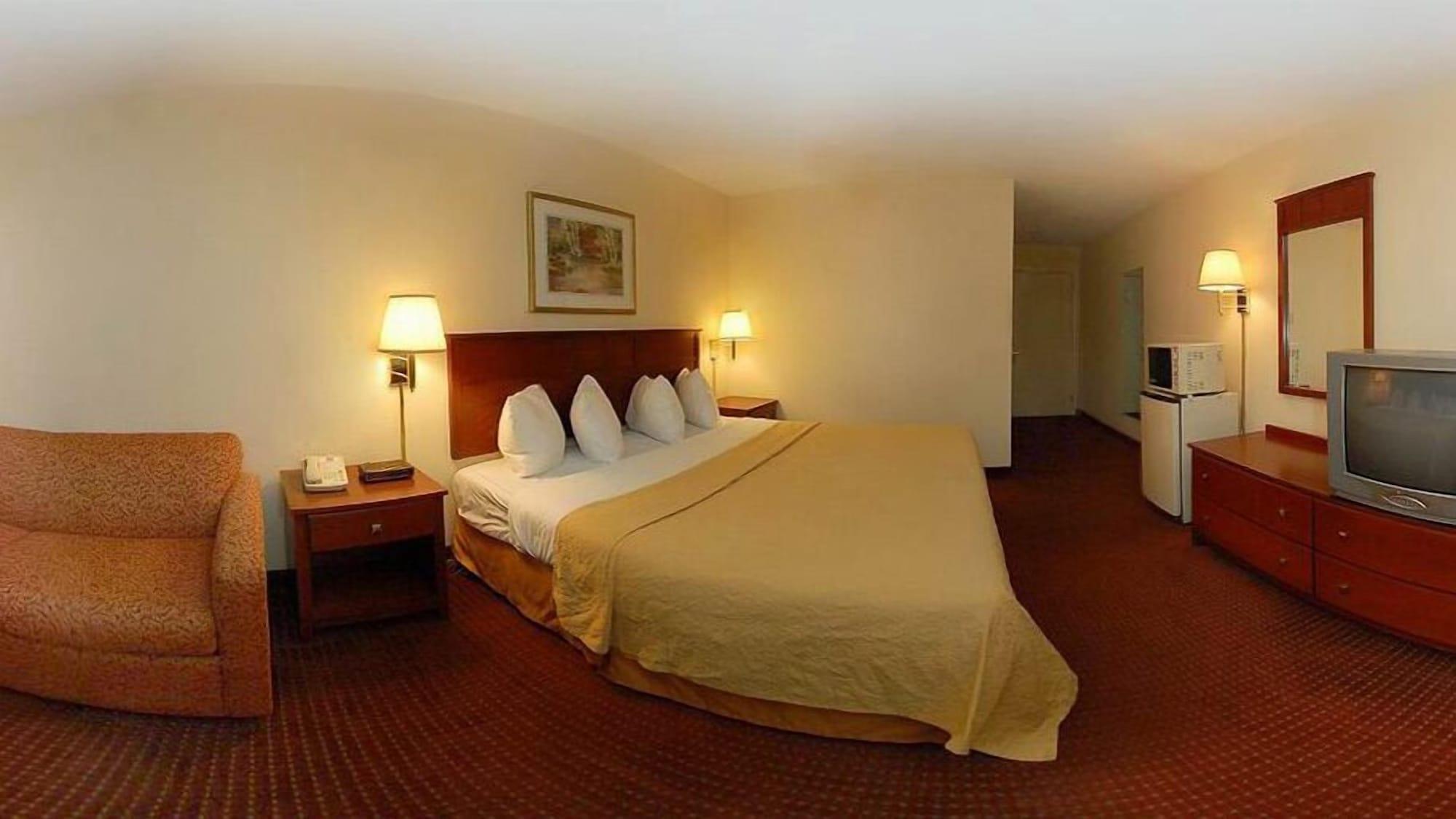 Hotel Baymont By Wyndham Indianapolis East Exterior foto